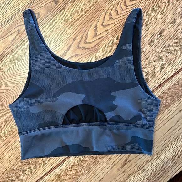 Aerie, Offline black camo sports bra, size medium - Picture 2 of 4